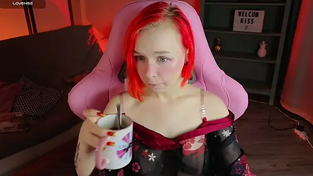 Snapshot of NaomiYoru chatting on 10/21/25, 08:20 NaomiYoru online show from 10/21/25, 08:20