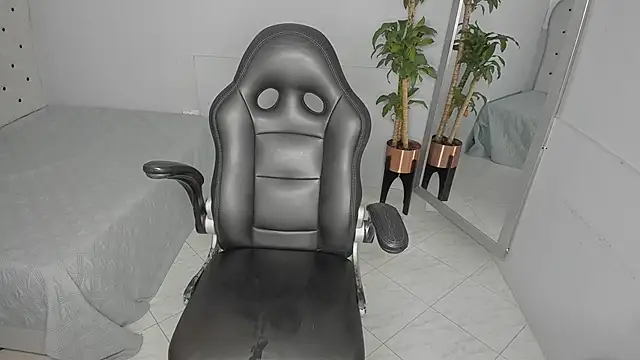 Alix 18  online show from 09/25/25, 11:36