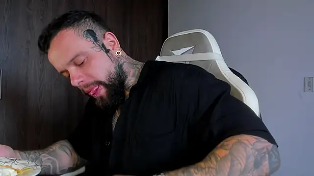 natevillage online show from 10/05/25, 01:20