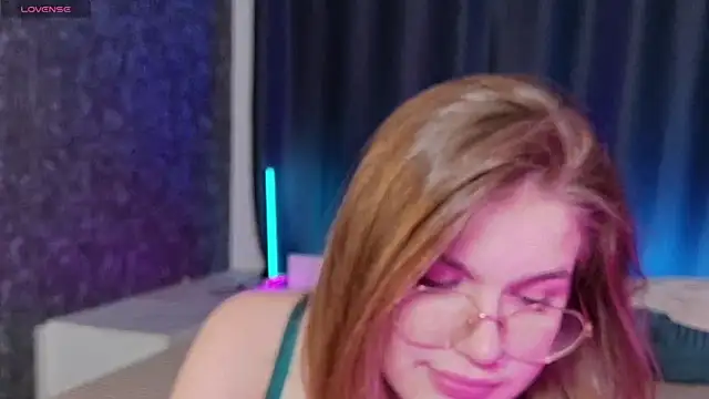 SophieMurrr online show from 05/28/26, 08:39