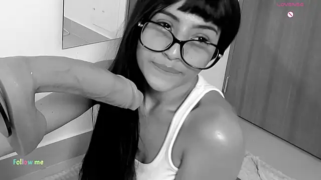 Snapshot of samara_bxx1 chatting on 10/27/25, 04:38 samara bxx1 online show from 10/27/25, 04:38