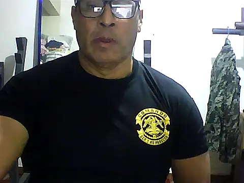Snapshot of sexigym35 chatting on 09/09/25, 02:44 sexigym35 online show from 09/09/25, 02:44