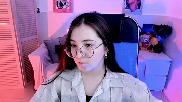 Snapshot of VirtuallVoyant chatting on 10/08/25, 07:39 VirtuallVoyant online show from 10/08/25, 07:39