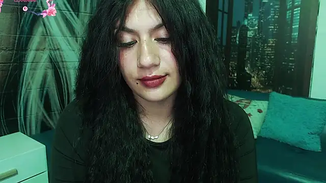 gigi gilt  online show from 07/28/26, 03:21