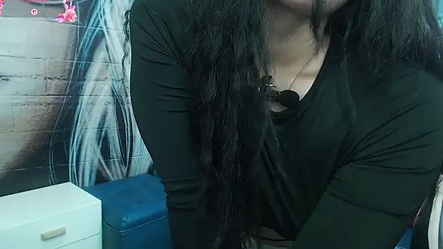 gigi gilt  online show from 07/28/26, 07:39