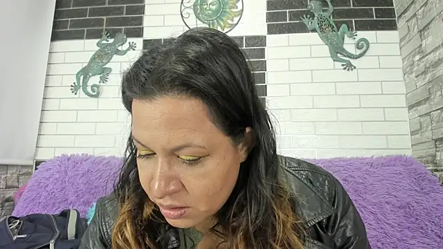 Sandra Milf love online show from 09/17/25, 04:03