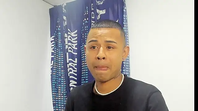 Snapshot of _Logan_Colton_ chatting on 11/12/25, 10:20 Logan Colton online show from 11/12/25, 10:20