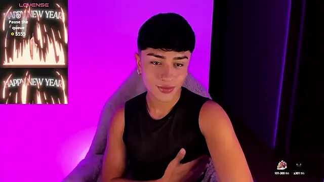 Snapshot of Matheewx_m chatting on 11/13/25, 01:59 Matheewx m online show from 11/13/25, 01:59