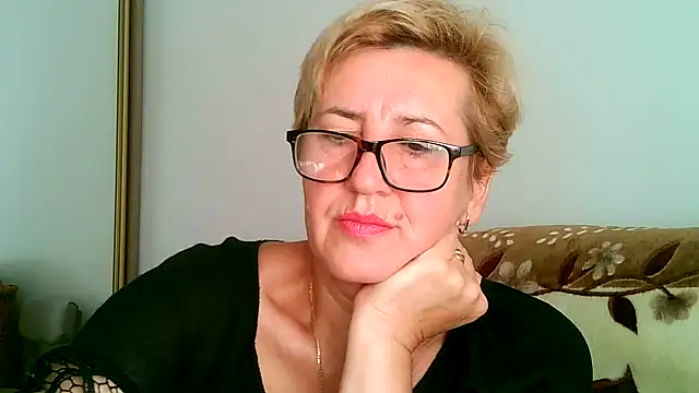 Snapshot of Dana4921 chatting on 09/15/25, 02:28 Dana4921 online show from 09/15/25, 02:28