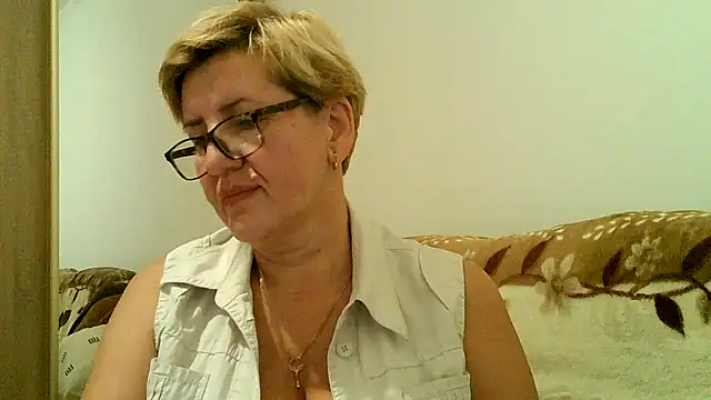 Snapshot of Dana4921 chatting on 11/05/25, 07:47 Dana4921 online show from 11/05/25, 07:47