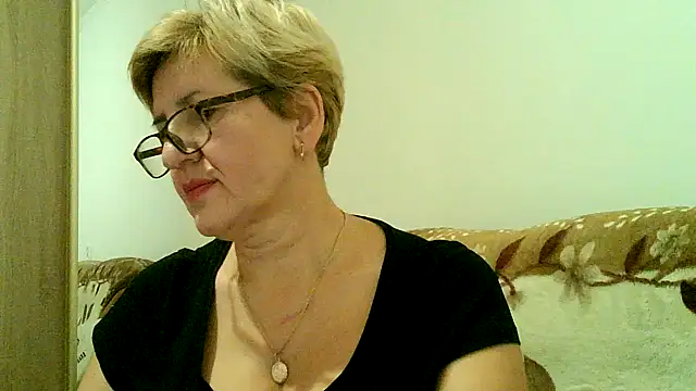 Snapshot of Dana4921 chatting on 11/16/25, 05:07 Dana4921 online show from 11/16/25, 05:07