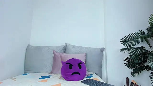 Lilygomezz online show from 09/25/25, 09:35