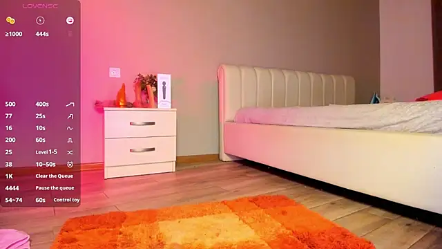 Clarity Yumi online show from 12/04/25, 02:54