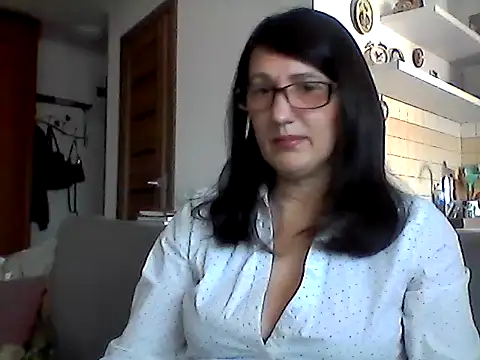 Elena48324 online show from 04/11/26, 08:07