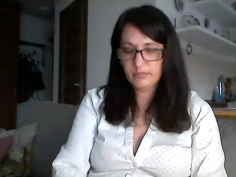Elena48324 online show from 05/13/26, 05:21