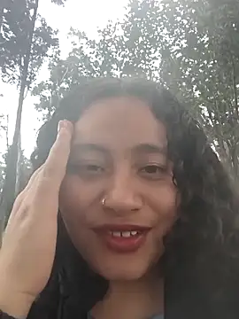 Snapshot of Yaya_watson chatting on 12/22/25, 06:27 Yaya watson online show from 12/22/25, 06:27