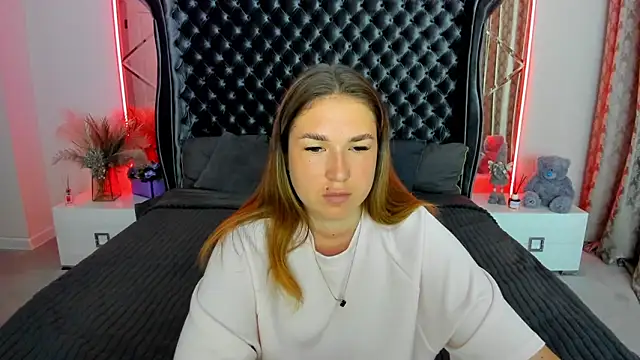 Sofii darling online show from 06/15/26, 04:20