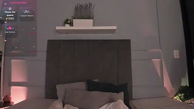 Sweet Janne  online show from 10/14/25, 07:03