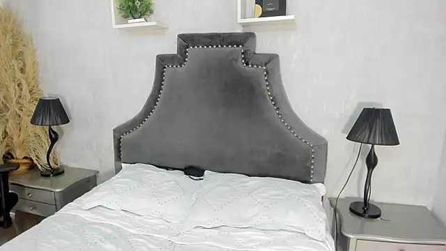 Starbutterflyy  online show from 06/13/26, 05:05