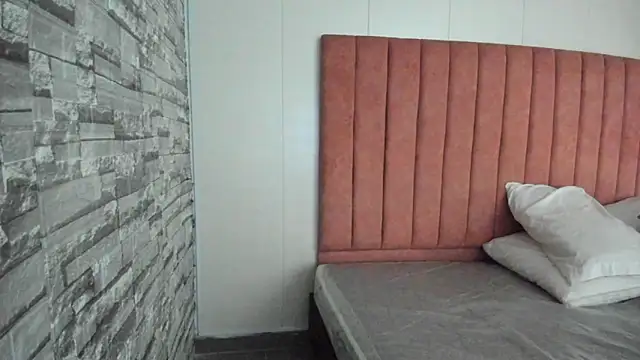 ashley Olsen online show from 10/22/25, 03:07