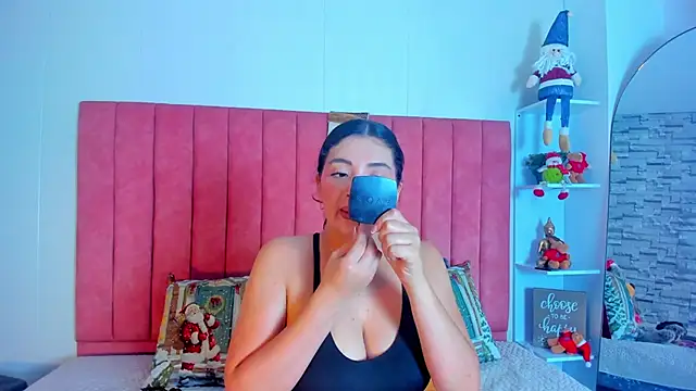 ashley Olsen online show from 11/28/25, 02:58