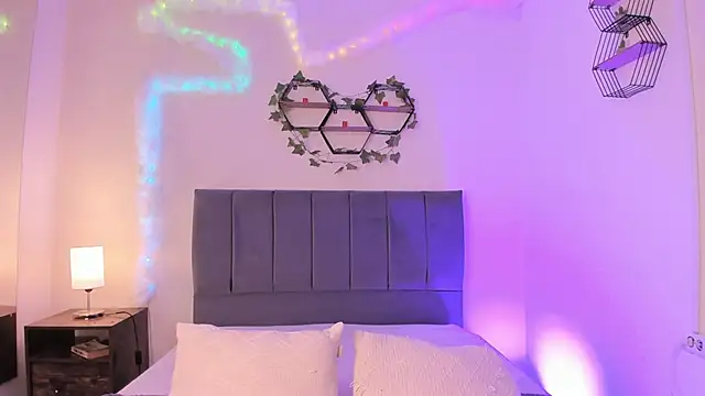 Snapshot of Ambar_gh1 chatting on 12/15/25, 07:51 Ambar gh1 online show from 12/15/25, 07:51