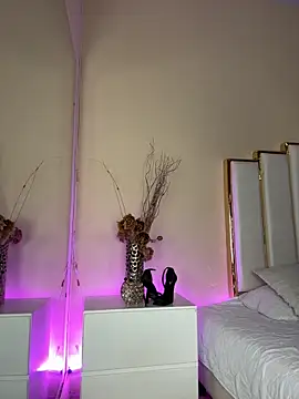 Alexandraa Gomez online show from 09/30/25, 08:25