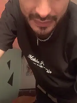 Snapshot of malek_xarx_ chatting on 10/01/25, 02:17 malek xarx online show from 10/01/25, 02:17