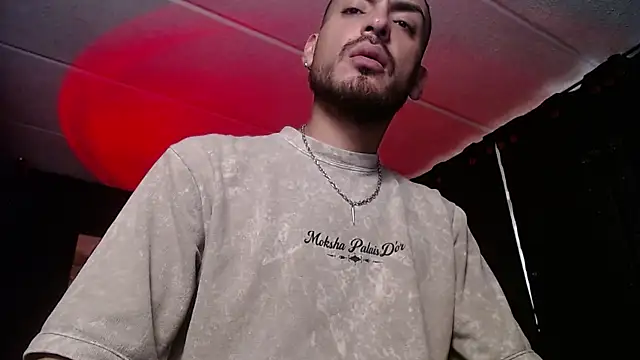 Snapshot of malek_xarx_ chatting on 10/26/25, 10:25 malek xarx online show from 10/26/25, 10:25