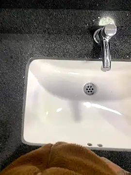 Snapshot of malek_xarx_ chatting on 11/06/25, 10:32 malek xarx online show from 11/06/25, 10:32