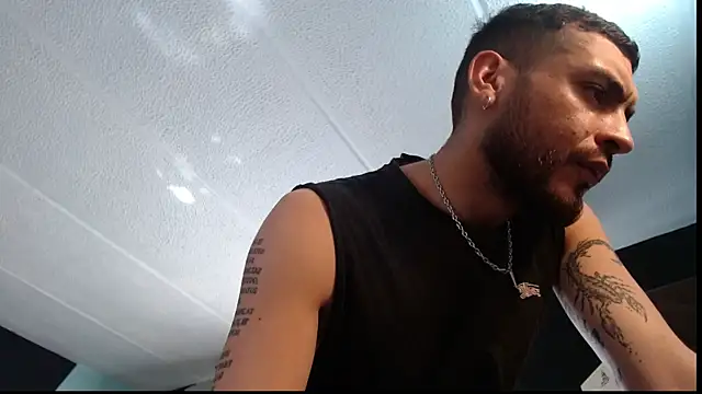 Snapshot of malek_xarx_ chatting on 11/07/25, 03:12 malek xarx online show from 11/07/25, 03:12