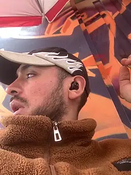 Snapshot of malek_xarx_ chatting on 11/14/25, 02:16 malek xarx online show from 11/14/25, 02:16