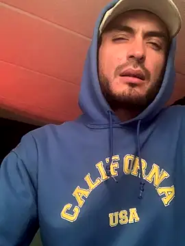 Snapshot of malek_xarx_ chatting on 11/16/25, 05:13 malek xarx online show from 11/16/25, 05:13