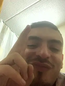 Snapshot of malek_xarx_ chatting on 11/19/25, 01:49 malek xarx online show from 11/19/25, 01:49