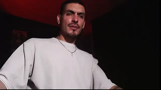 Snapshot of malek_xarx_ chatting on 11/20/25, 03:07 malek xarx online show from 11/20/25, 03:07