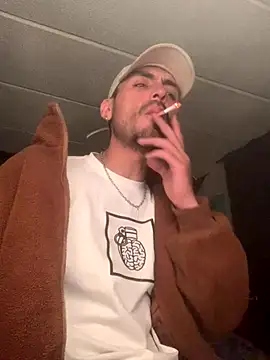 Snapshot of malek_xarx_ chatting on 11/27/25, 01:18 malek xarx online show from 11/27/25, 01:18