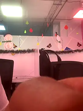 Snapshot of malek_xarx_ chatting on 11/29/25, 03:15 malek xarx online show from 11/29/25, 03:15