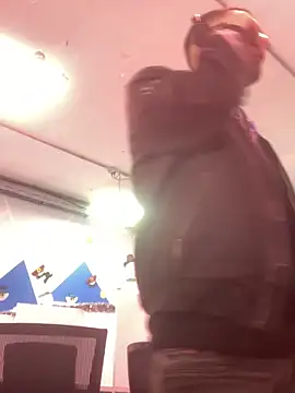 Snapshot of malek_xarx_ chatting on 12/01/25, 03:39 malek xarx online show from 12/01/25, 03:39