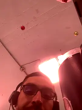 Snapshot of malek_xarx_ chatting on 12/02/25, 02:56 malek xarx online show from 12/02/25, 02:56