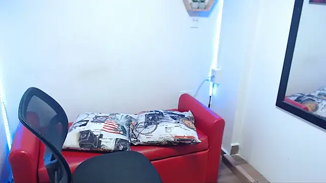 Snapshot of DIVAX_MONSERRAT chatting on 09/23/25, 08:34 DIVAX MONSERRAT online show from 09/23/25, 08:34