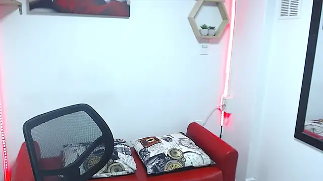 Snapshot of DIVAX_MONSERRAT chatting on 09/29/25, 07:08 DIVAX MONSERRAT online show from 09/29/25, 07:08