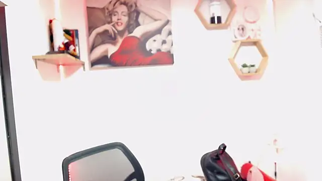 Snapshot of DIVAX_MONSERRAT chatting on 10/05/25, 05:44 DIVAX MONSERRAT online show from 10/05/25, 05:44