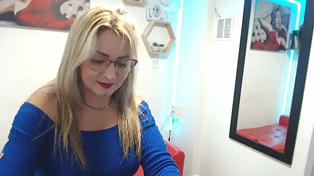 Snapshot of DIVAX_MONSERRAT chatting on 11/13/25, 08:30 DIVAX MONSERRAT online show from 11/13/25, 08:30