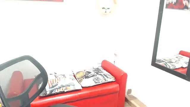 Snapshot of DIVAX_MONSERRAT chatting on 11/25/25, 06:41 DIVAX MONSERRAT online show from 11/25/25, 06:41