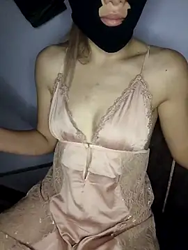 Maya 6 online show from 10/08/25, 02:20