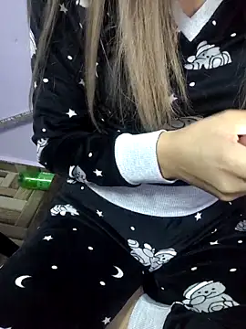 Maya 6 online show from 10/16/25, 09:27