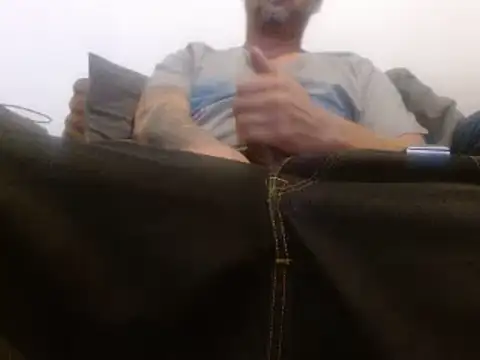 Snapshot of dontrush22 chatting on 11/10/25, 11:59 dontrush22 online show from 11/10/25, 11:59