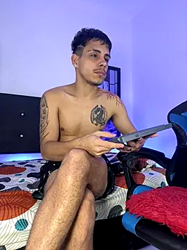 Snapshot of Luke_Stone chatting on 10/31/25, 09:27 Luke Stone online show from 10/31/25, 09:27