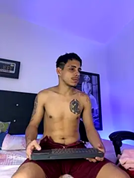 Snapshot of Luke_Stone chatting on 11/07/25, 06:19 Luke Stone online show from 11/07/25, 06:19