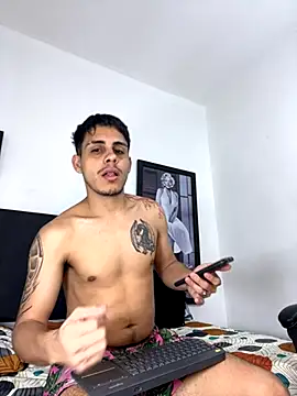 Snapshot of Luke_Stone chatting on 11/28/25, 09:28 Luke Stone online show from 11/28/25, 09:28